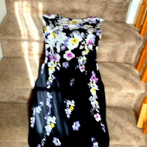 Ladies, classic floral sleeveless dress